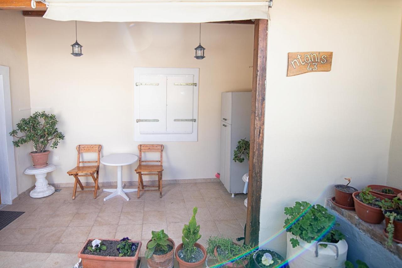 Ntanis 43 House Holiday home *
